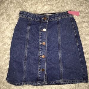 Dark wash, button up skirt!